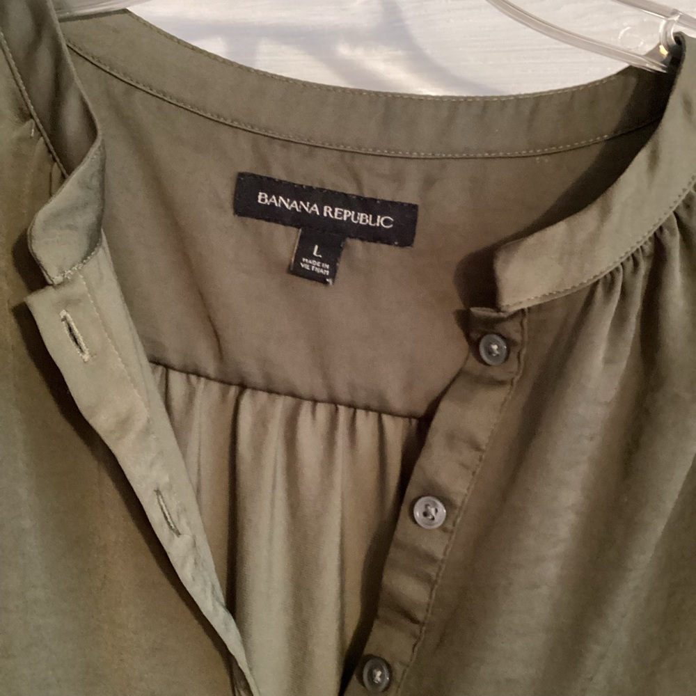 Banana Republic Tiered Ruffle Sleeveless Top, Medium, EUC - Picture 4 of 5